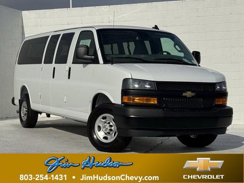 2025 Chevrolet Express 3500 LS