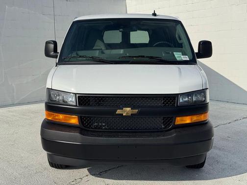 2025 Chevrolet Express 3500 LS