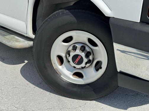 2021 GMC Savana 2500 Work Van