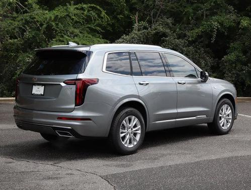Argent Silver Metallic 2025 Cadillac XT6 Luxury FWD