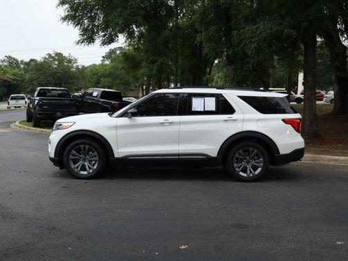 STAR WHITE MET TRI-COAT 2023 Ford Explorer XLT