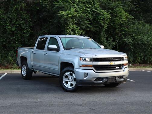 Silver Ice Metallic 2017 Chevrolet Silverado 1500 2LT