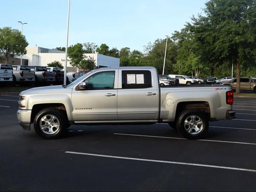 Silver Ice Metallic 2017 Chevrolet Silverado 1500 2LT