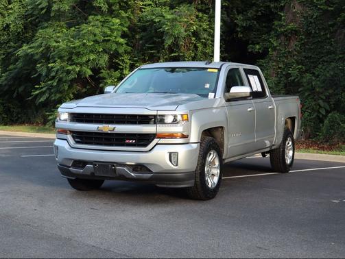 Silver Ice Metallic 2017 Chevrolet Silverado 1500 2LT
