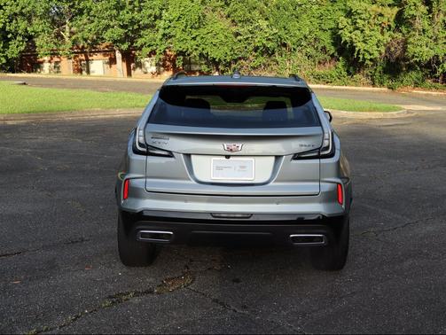 Argent Silver Metallic 2024 Cadillac XT4 Sport