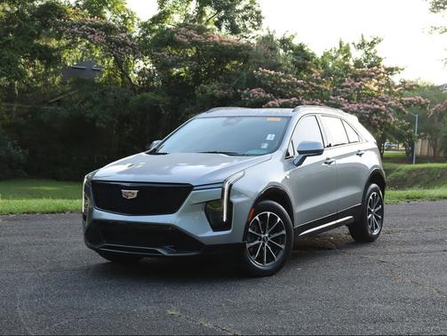 Argent Silver Metallic 2024 Cadillac XT4 Sport