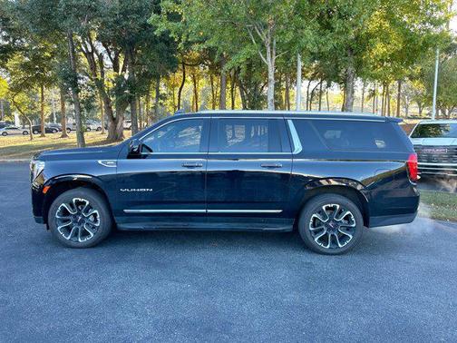 2022 GMC Yukon XL SLT