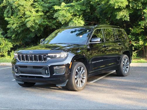 Diamond Black Crystal Pearlcoat 2022 Jeep Grand Cherokee L Overland