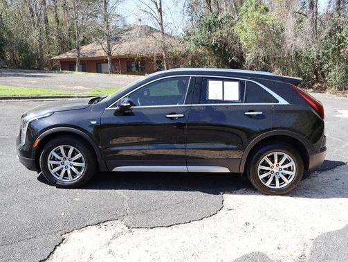 2022 Cadillac XT4 Premium Luxury