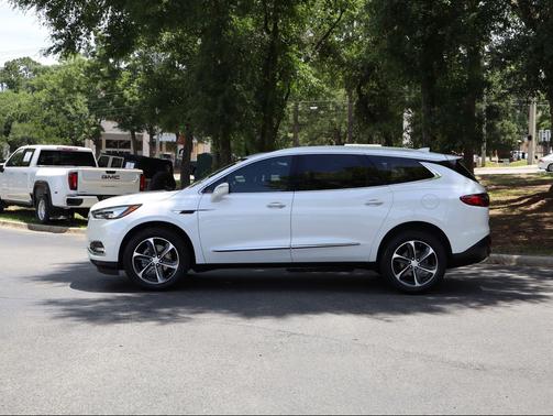 White Frost Tricoat 2021 Buick Enclave FWD Essence