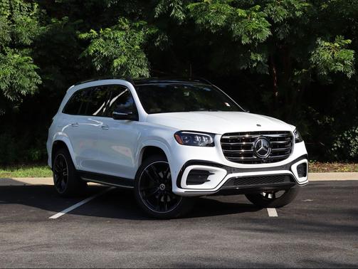 MANUFAKTUR Moonlight White Metallic 2025 Mercedes-Benz GLS 580 4MATIC