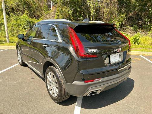 Stellar Black Metallic 2023 Cadillac XT4 Premium Luxury
