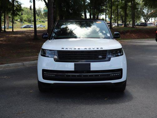 -SELECT- 2024 Land Rover Range Rover P400 SE