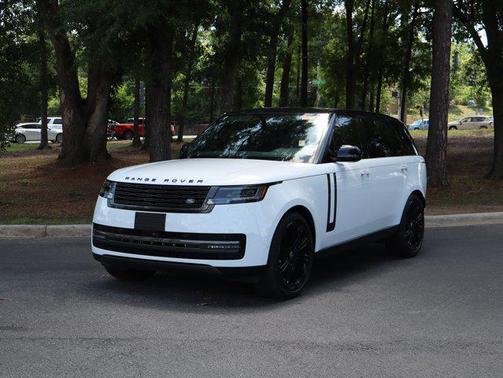 -SELECT- 2024 Land Rover Range Rover P400 SE