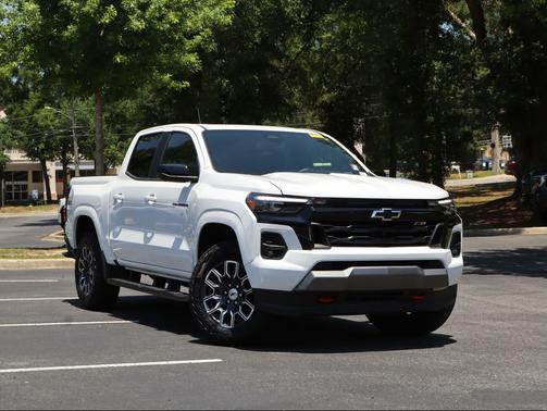 Summit White 2025 Chevrolet Colorado Z71