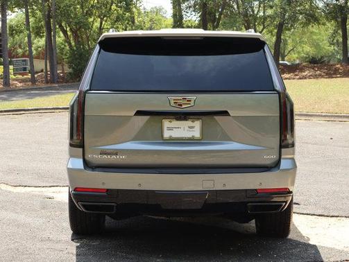 Argent Silver Metallic 2026 Cadillac Escalade Sport Platinum