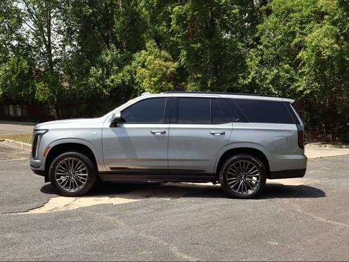 Argent Silver Metallic 2026 Cadillac Escalade Sport Platinum