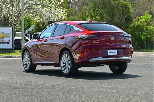 Cinnabar Metallic 2024 Buick Envista Avenir FWD