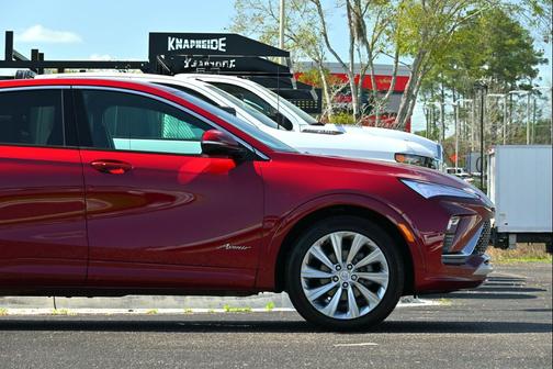 Cinnabar Metallic 2024 Buick Envista Avenir FWD