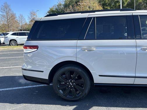 2024 Lincoln Navigator Reserve