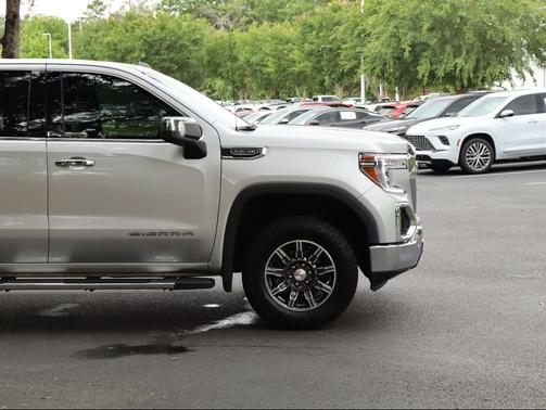 Quicksilver Metallic 2022 GMC Sierra 1500 SLT