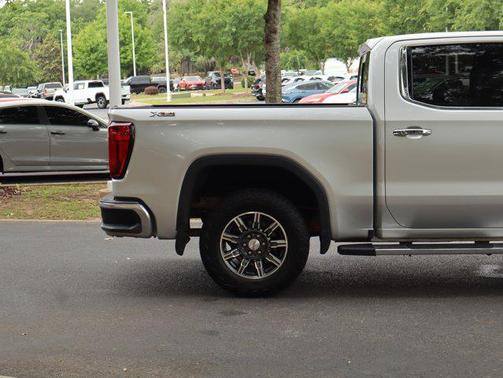 Quicksilver Metallic 2022 GMC Sierra 1500 SLT