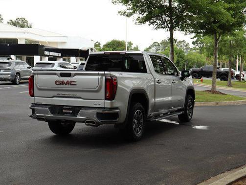 Quicksilver Metallic 2022 GMC Sierra 1500 SLT