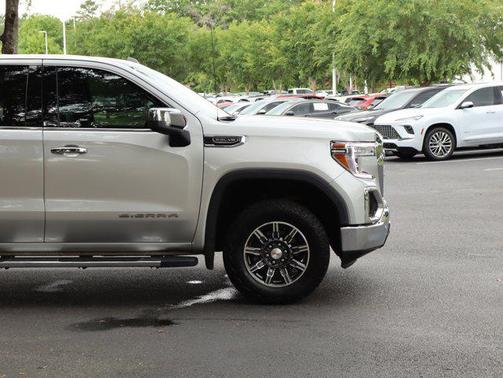 Quicksilver Metallic 2022 GMC Sierra 1500 SLT