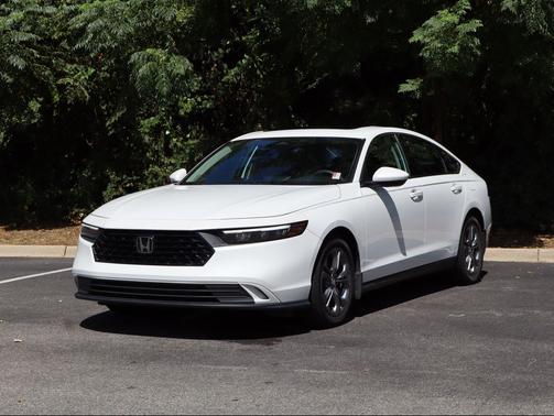 Platinum White Pearl 2024 Honda Accord EX