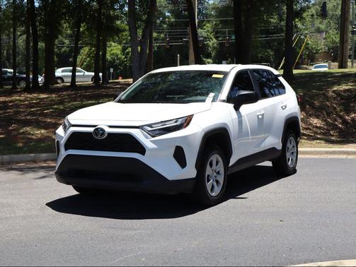 Ice Cap 2024 Toyota RAV4 LE