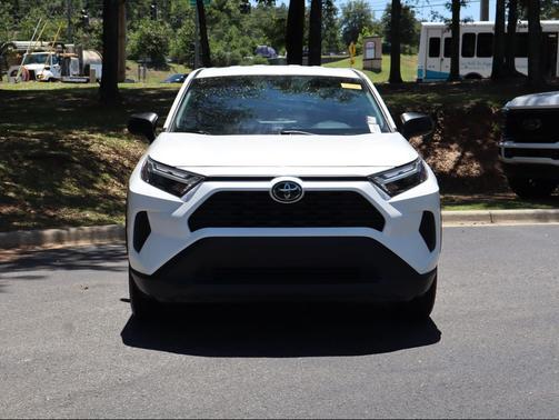Ice Cap 2024 Toyota RAV4 LE