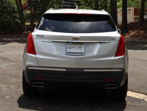 Radiant Silver Metallic 2019 Cadillac XT5 Premium Luxury