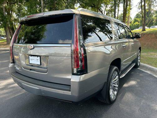 2018 Cadillac Escalade ESV Luxury