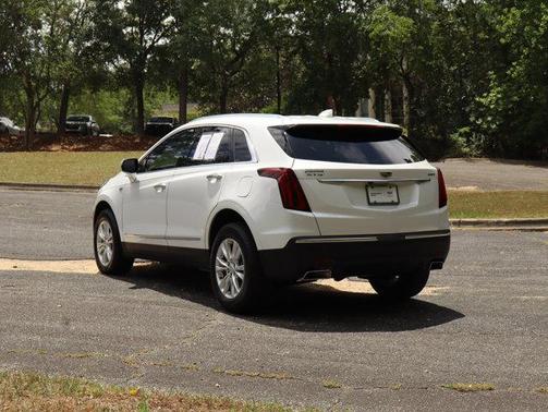 Crystal White Tricoat 2024 Cadillac XT5 Luxury