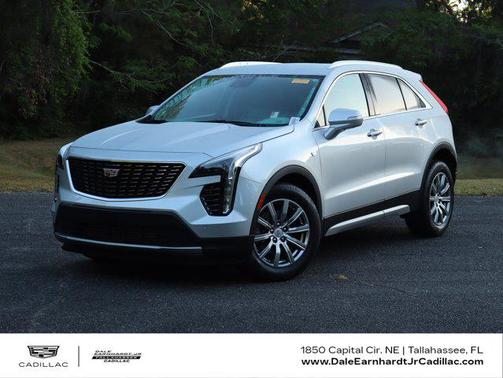 Radiant Silver Metallic 2022 Cadillac XT4 Premium Luxury