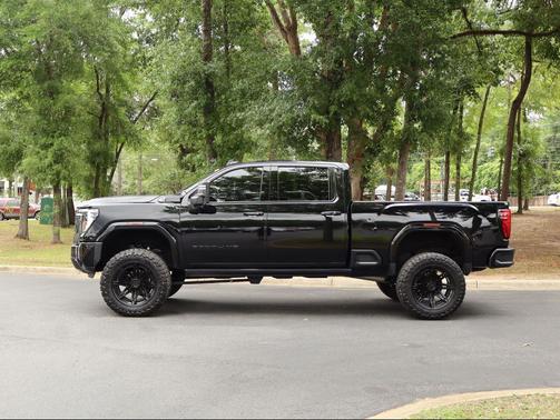 Onyx Black 2024 GMC Sierra 2500 Denali Ultimate