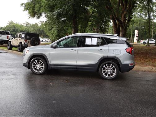 Sterling Metallic 2023 GMC Terrain SLT