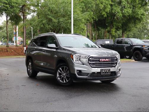 Sterling Metallic 2023 GMC Terrain SLT