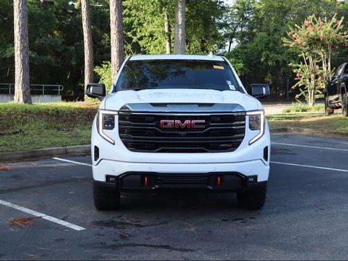 Summit White 2023 GMC Sierra 1500 AT4