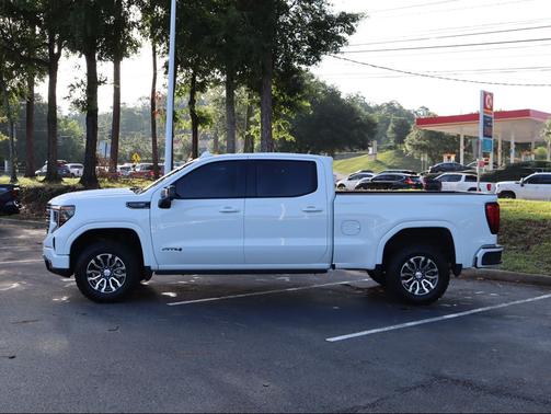 Summit White 2023 GMC Sierra 1500 AT4