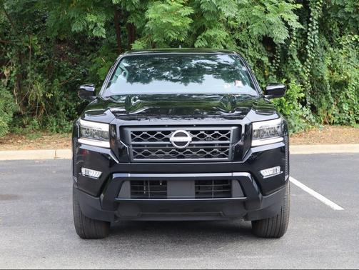 Super Black 2023 Nissan Frontier SV
