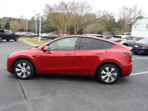 2024 Tesla Model Y Long Range Dual Motor All-Wheel Drive