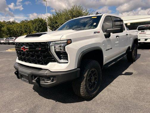 2024 Chevrolet Silverado 2500 4WD Crew Cab Standard Bed ZR2