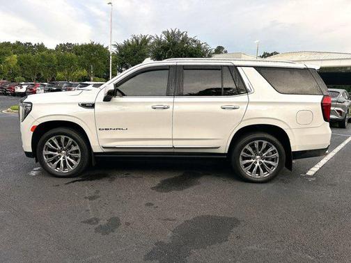 White Frost Tricoat 2021 GMC Yukon Denali