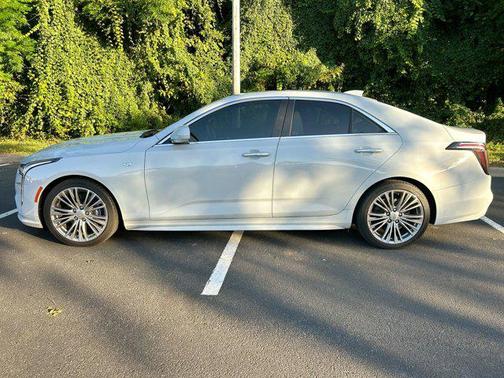 2022 Cadillac CT4 Premium Luxury