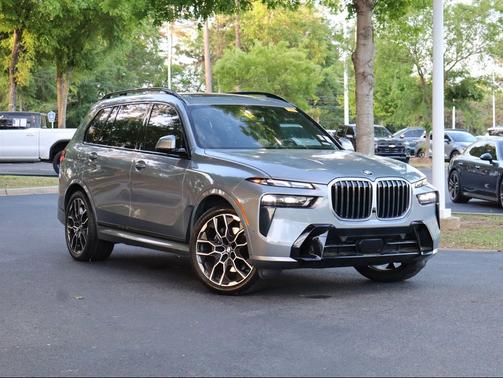 Skyscraper Grey Metallic 2023 BMW X7 xDrive40i