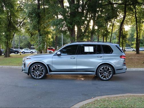 Skyscraper Grey Metallic 2023 BMW X7 xDrive40i