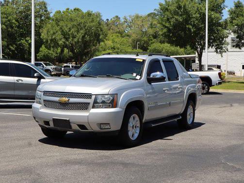 Silver Ice Metallic 2013 Chevrolet Avalanche LT
