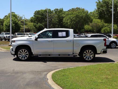 Iridescent Pearl Tricoat 2019 Chevrolet Silverado 1500 High Country
