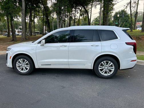 2022 Cadillac XT6 Luxury FWD